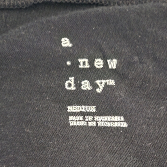 A New Day Black V-Neck Tshirt Size Medium - Picture 5 of 6